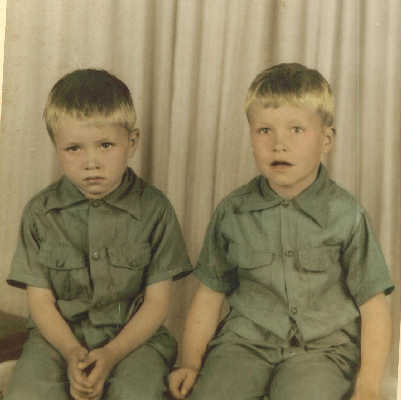 Ronald%20and%20Donald%20Watkins%20(2).jpg (16442 bytes)